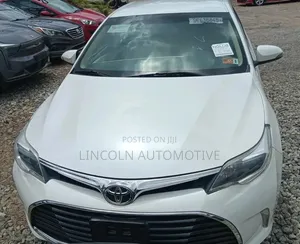 Toyota Avalon XLE Premium FWD Sedan (3.6L 6cyl 6A) 2016 Off white