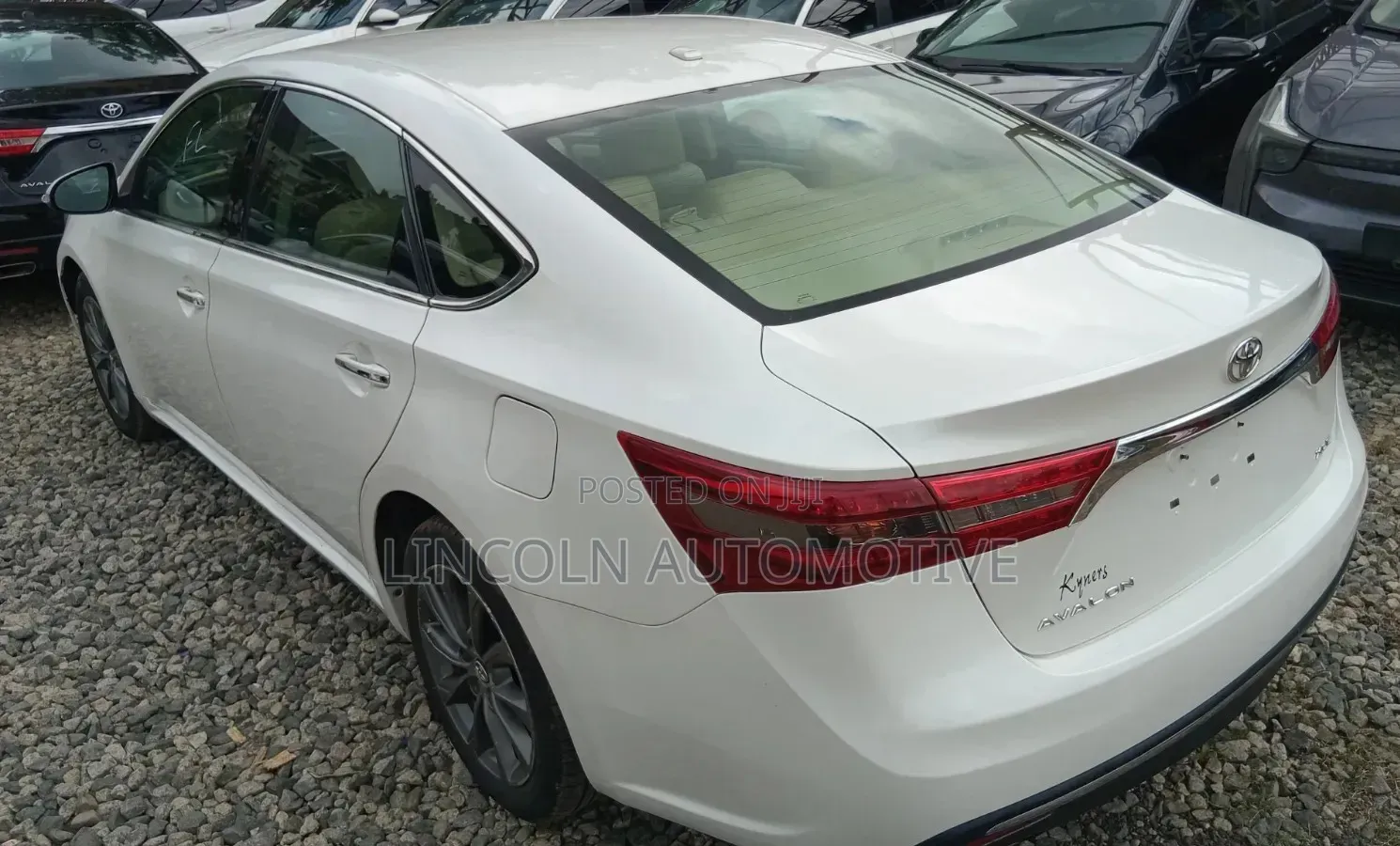 Toyota Avalon XLE Premium FWD Sedan (3.6L 6cyl 6A) 2016 Off white