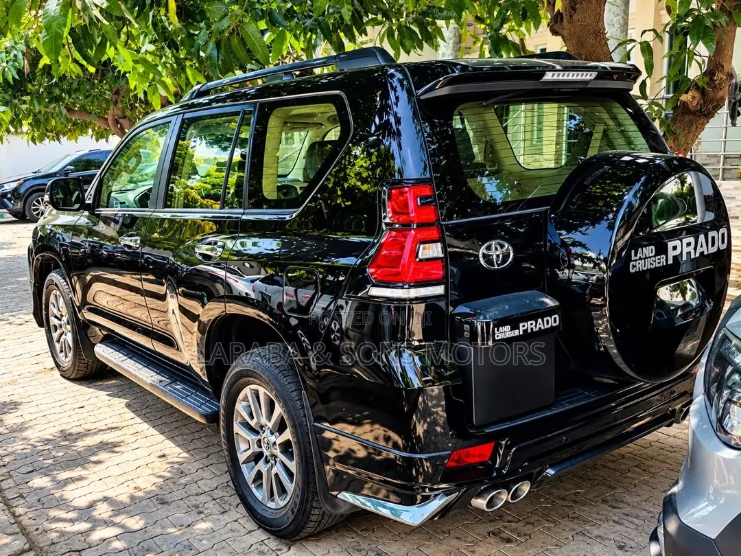 Toyota Land Cruiser Prado 2.8 2019 Black