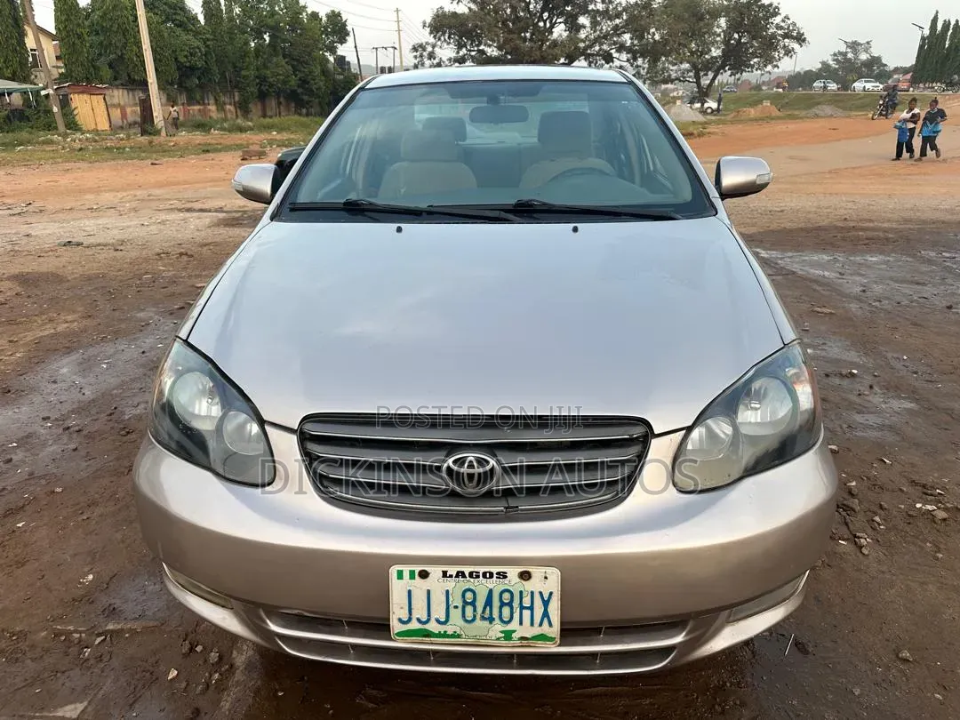 Toyota Corolla 2004 Gold