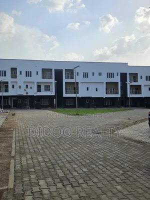 3bdrm Block of Flats in Mabushi for rent