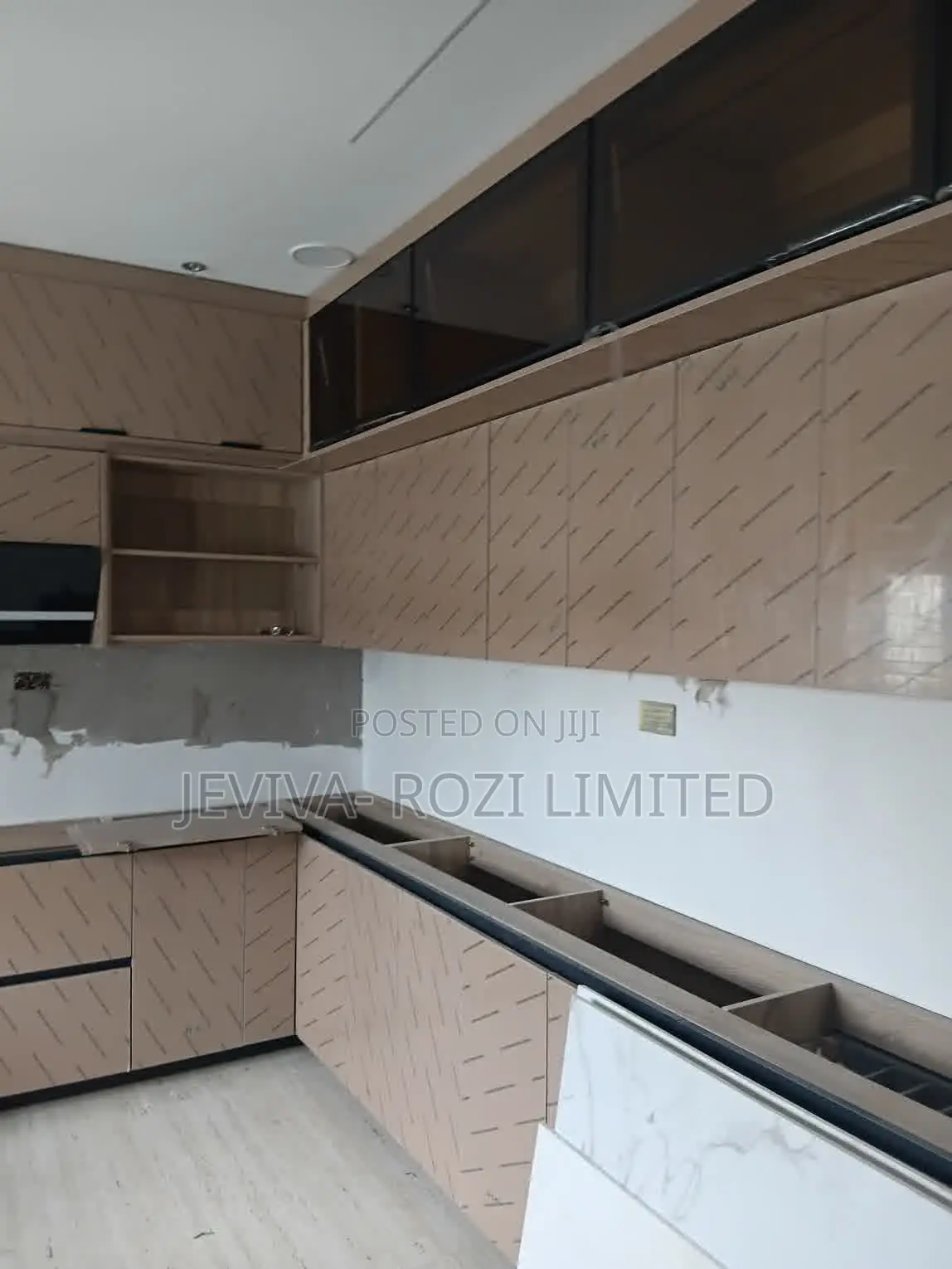 5bdrm Duplex in Jahi for sale