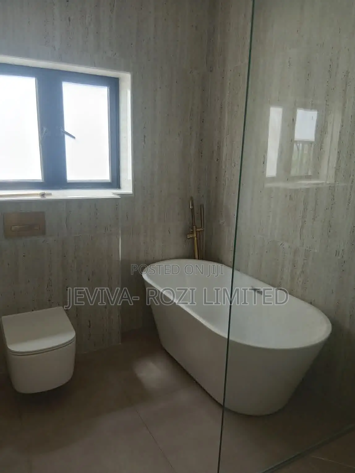 5bdrm Duplex in Jahi for sale