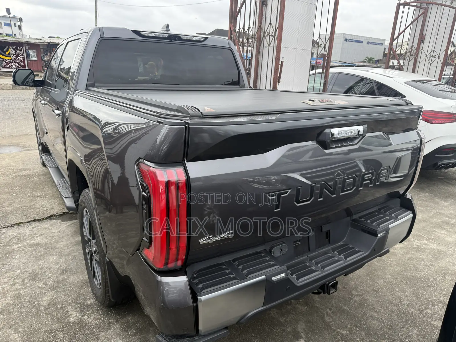 Toyota Tundra 2024 Gray