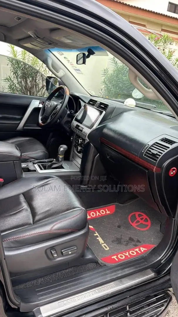 Toyota Land Cruiser Prado 2017 Black