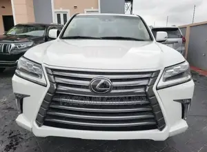 Lexus LX 570 AWD 2019 White