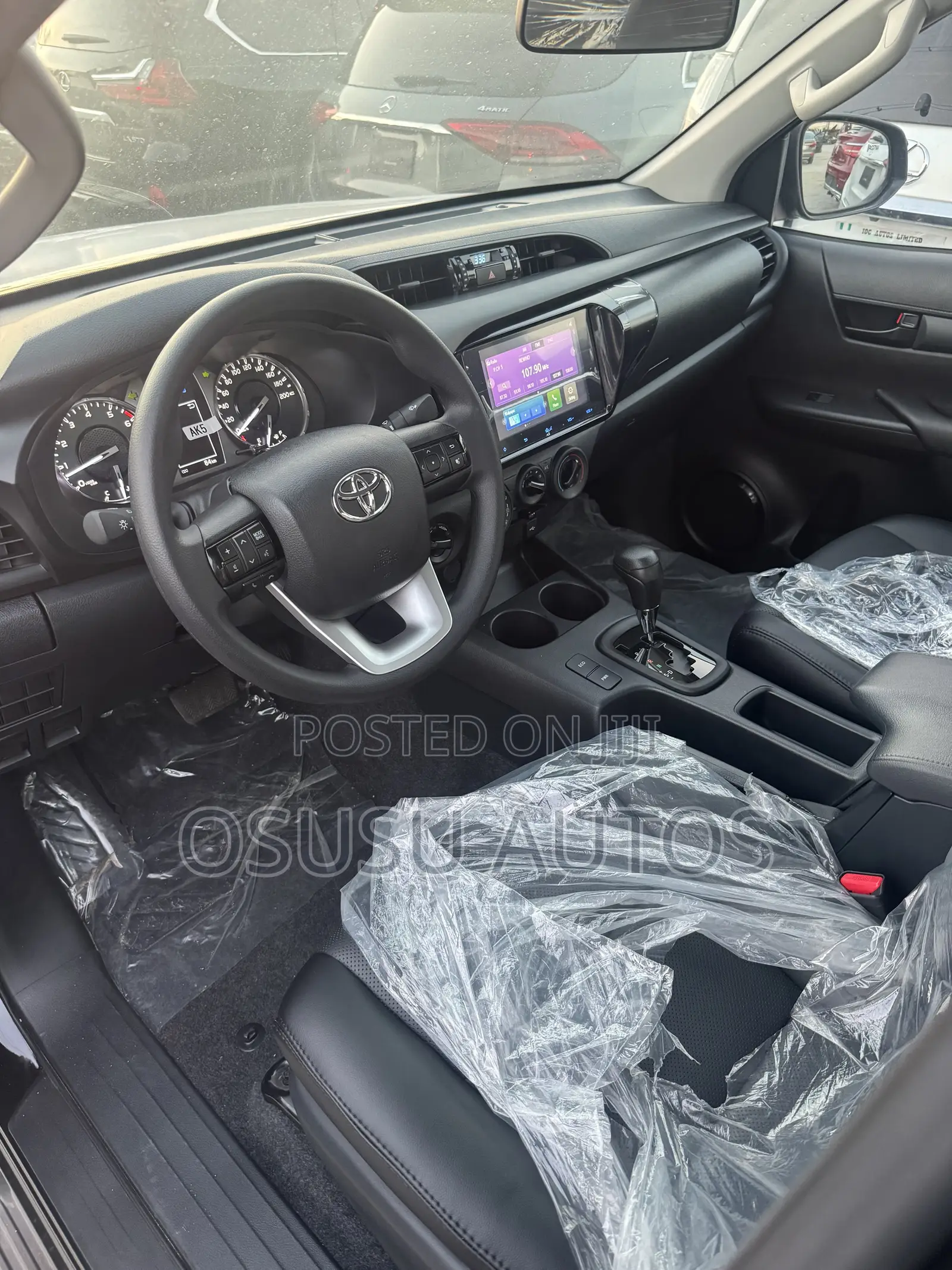 New Toyota Hilux SR5+ 2026 Black