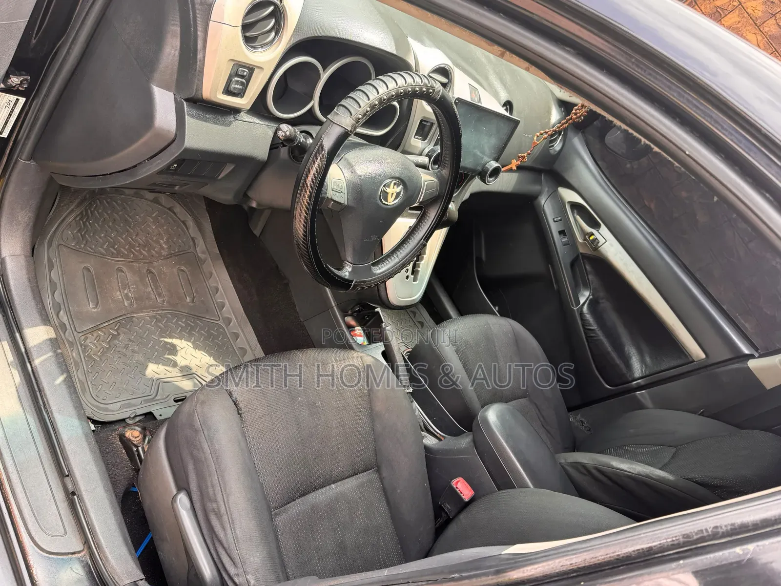 Toyota Matrix S Hatchback AWD (2.4L 4cyl 4A) 2010 Black