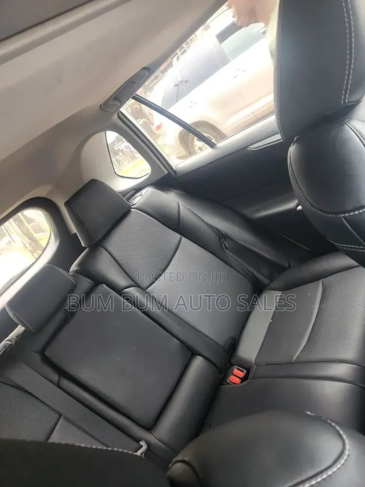 Toyota RAV4 XLE 2022 Silver