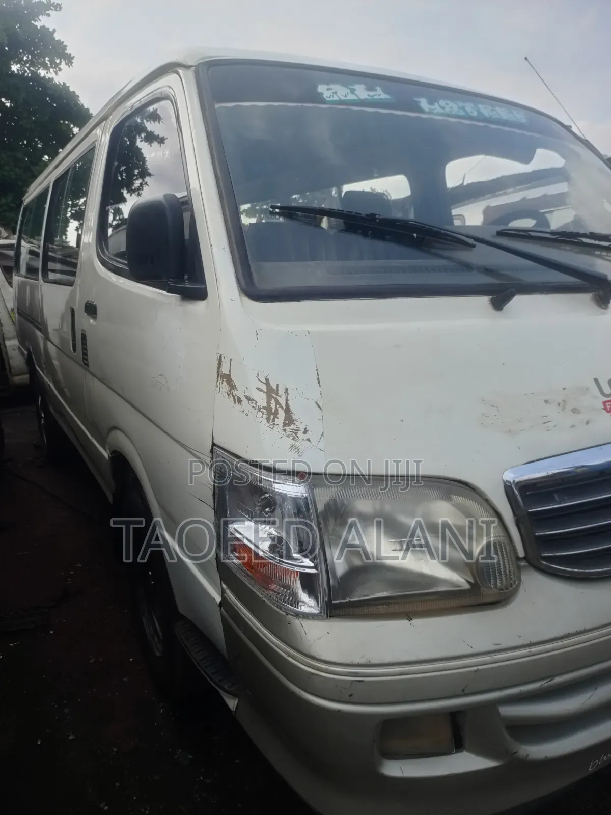 Toyota HiAce 2006 White
