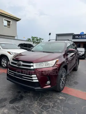 Toyota Highlander 2018 Brown