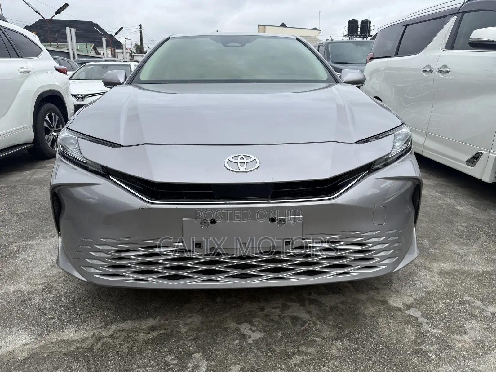 Toyota Camry 2024 Gray