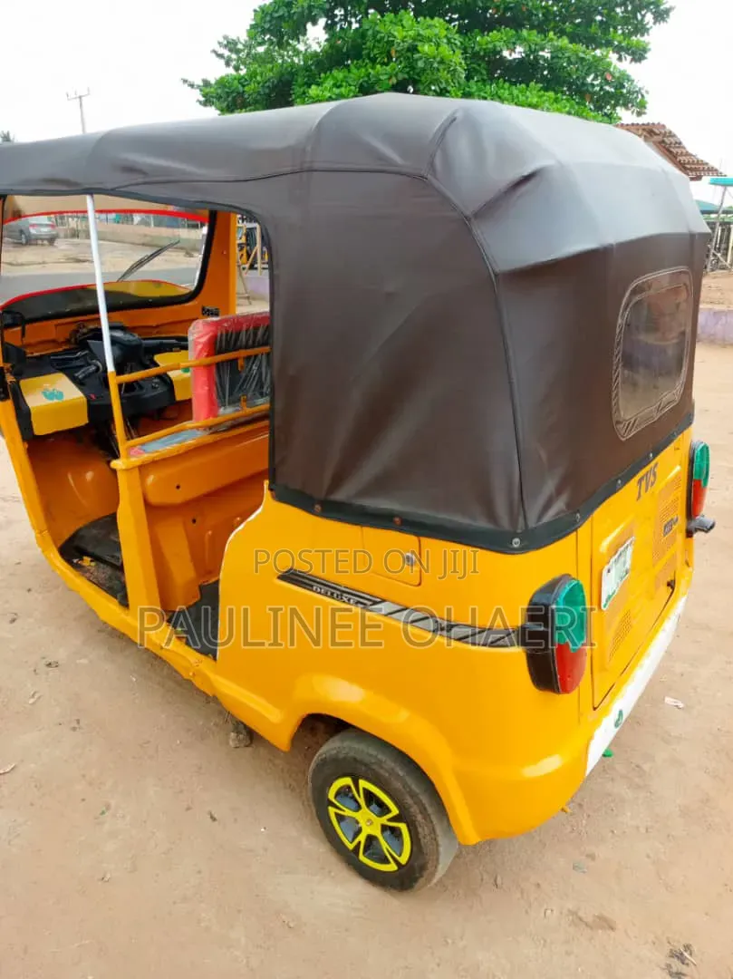 TVS Apache RTR 160 2V 2023 Yellow