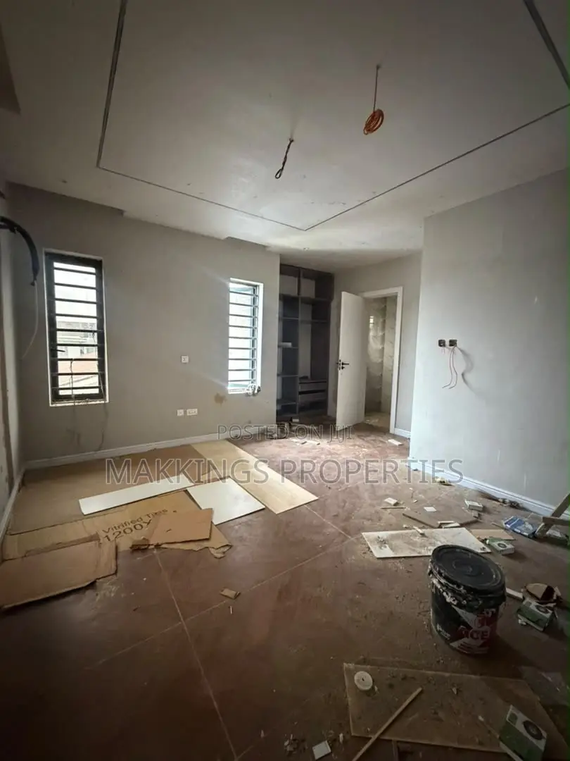 5bdrm Duplex in Adeniyi Jones for sale