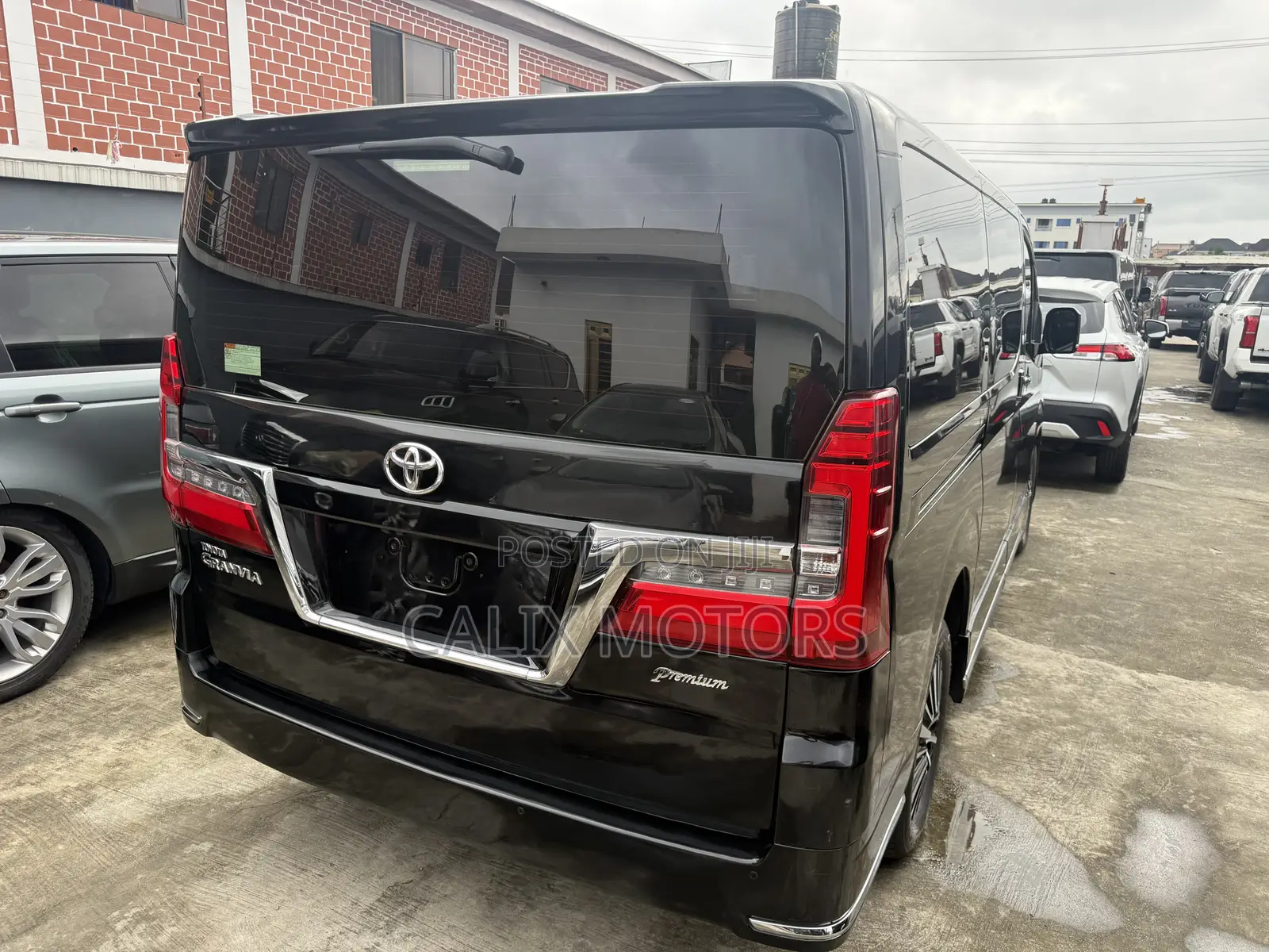 Toyota Granvia 2021 Black