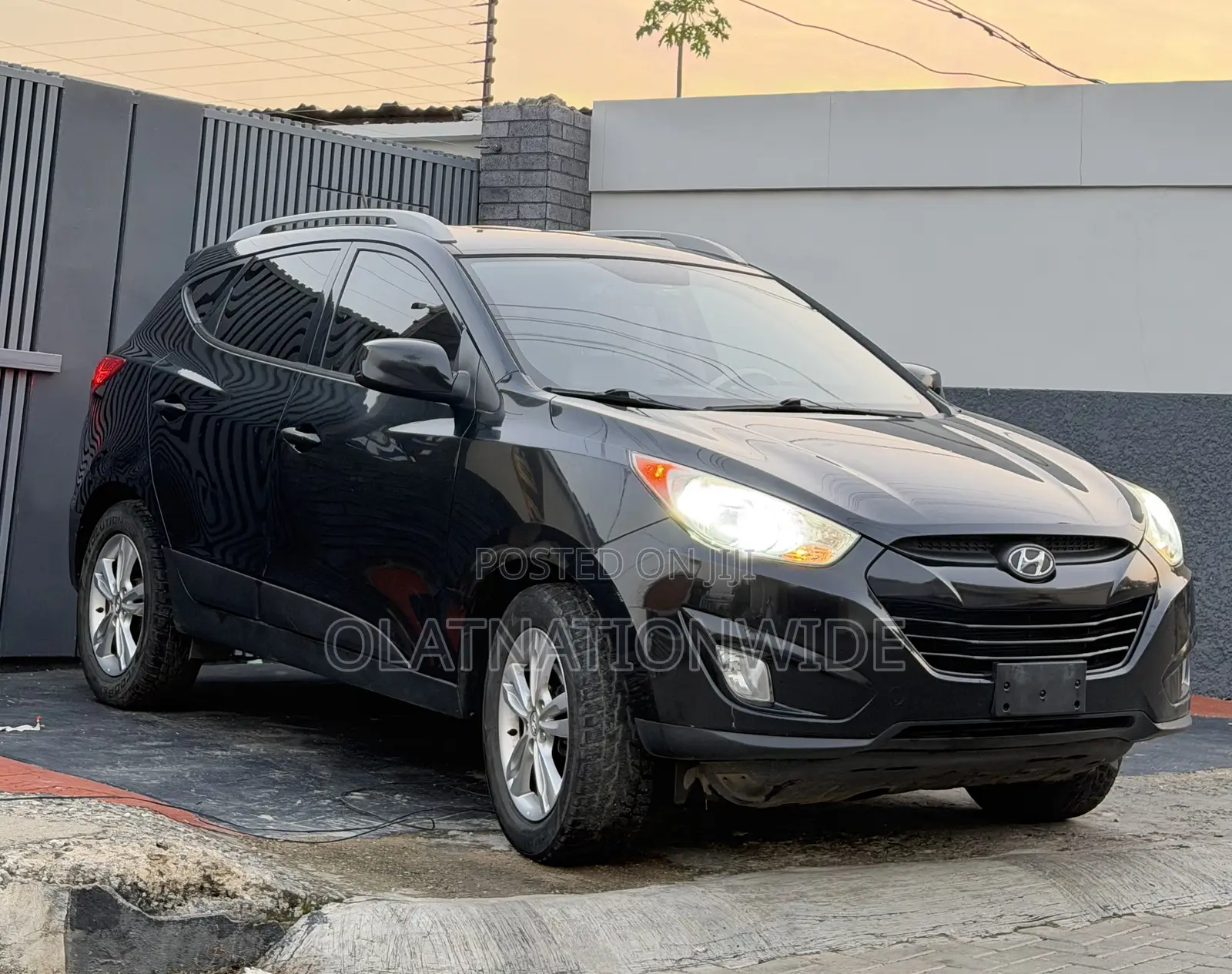 Hyundai Tucson Limited AWD 2012 Black