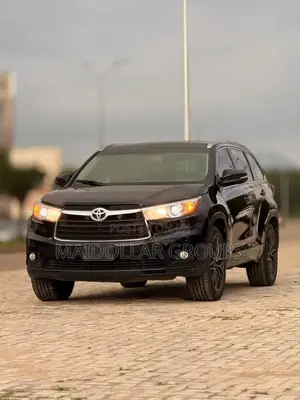 Toyota Highlander XLE 4x4 V6 (3.5L 6cyl 8A) 2017 Black