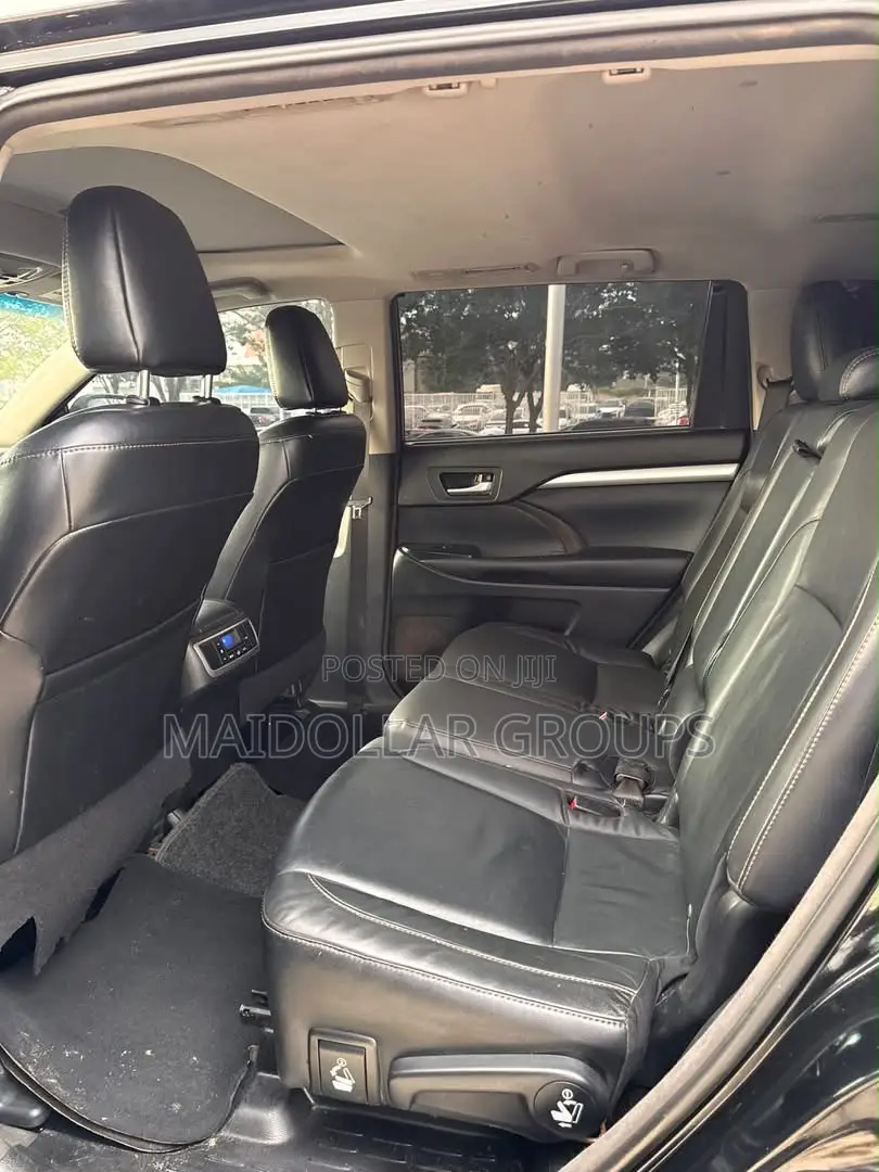 Toyota Highlander XLE 4x4 V6 (3.5L 6cyl 8A) 2017 Black