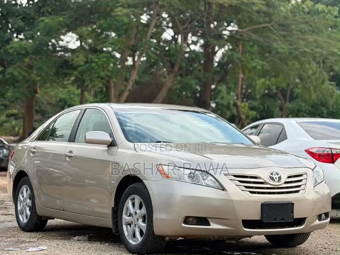 Toyota Camry LE V6 4dr Sedan (3.5L 6cyl 6AM) 2008 Gold