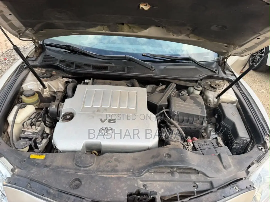 Toyota Camry LE V6 4dr Sedan (3.5L 6cyl 6AM) 2008 Gold