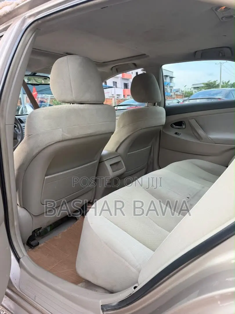 Toyota Camry LE V6 4dr Sedan (3.5L 6cyl 6AM) 2008 Gold