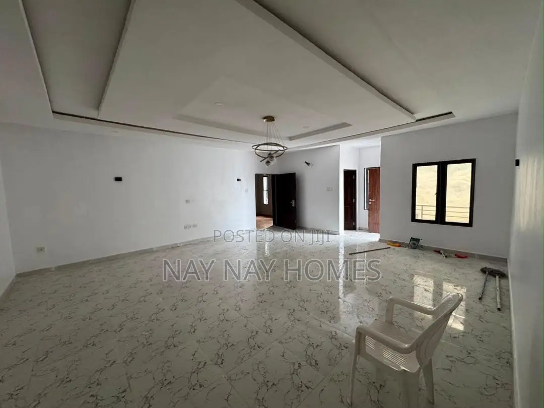 4bdrm Block of Flats in Bueno Vista, Lekki Phase 2 for rent