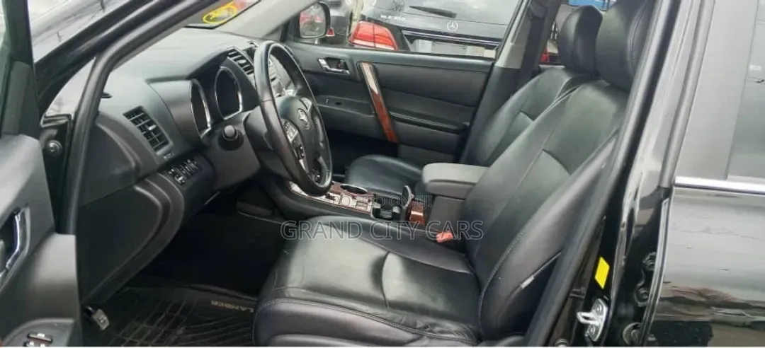 Toyota Highlander Limited 2011 Black
