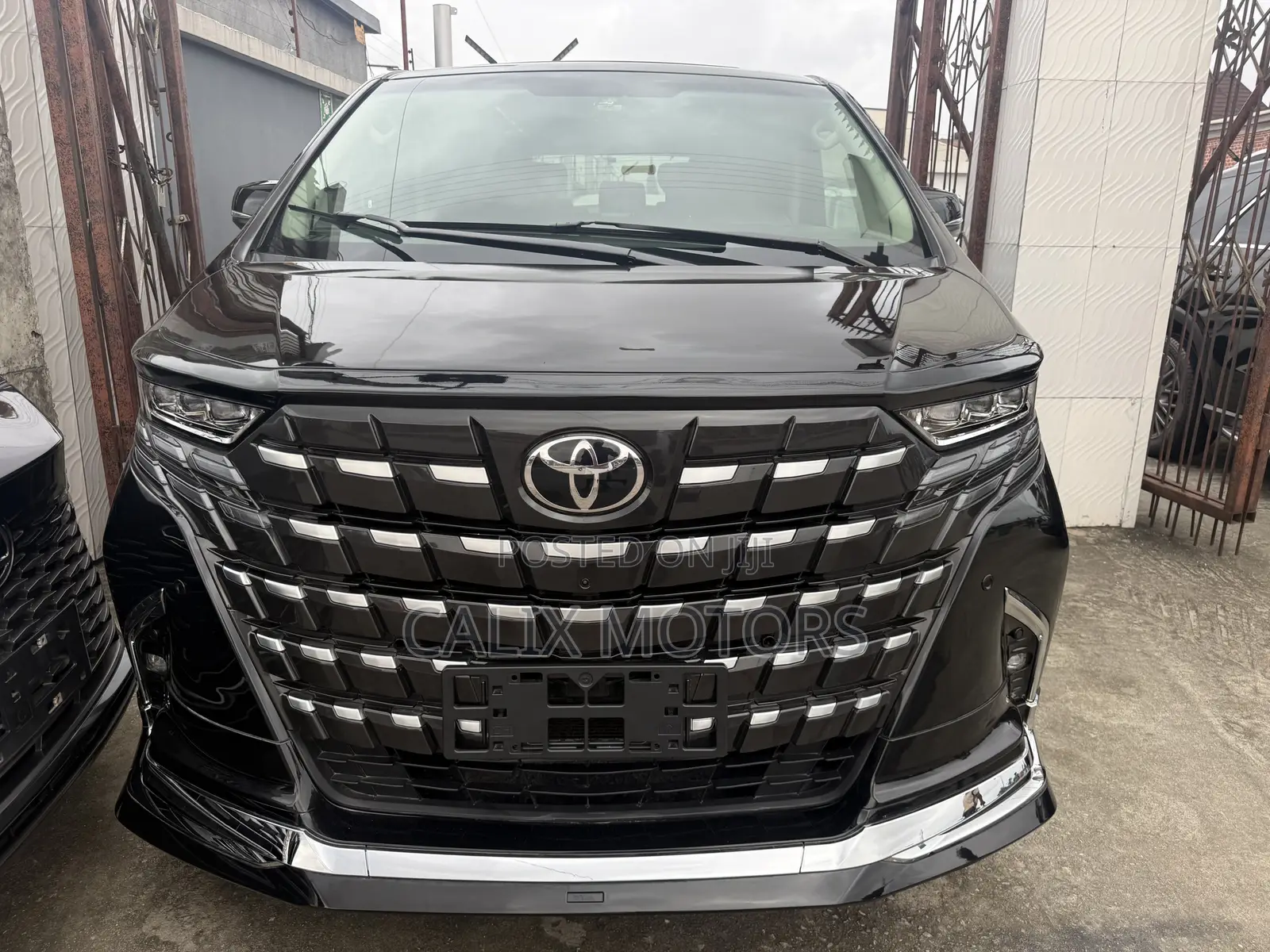 Toyota Vellfire 2023 Black