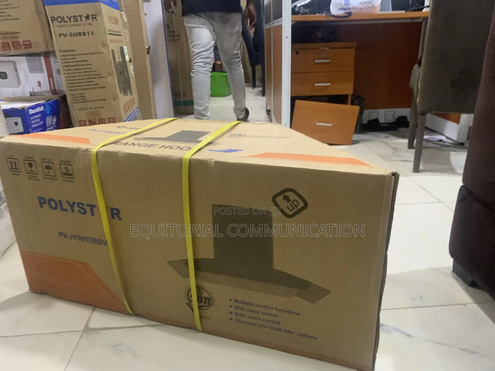 Polystar PV-JY9003BBVC Digital Hood With Voice-Activated Operation