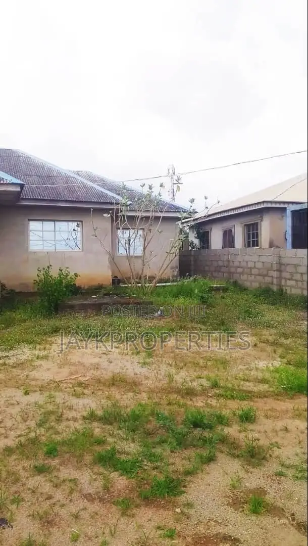 4bdrm Bungalow in Ikorodu for sale