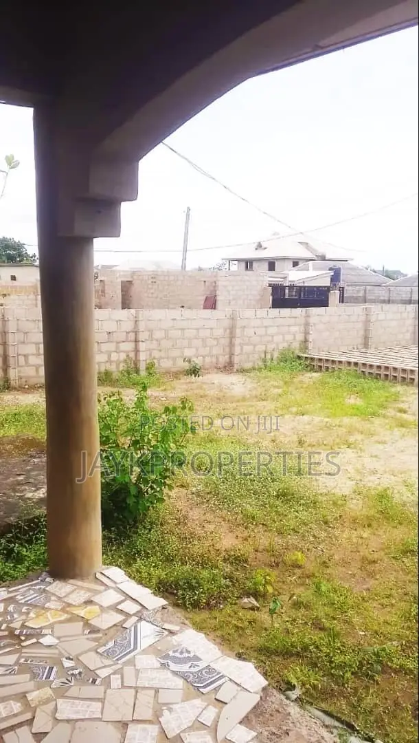 4bdrm Bungalow in Ikorodu for sale