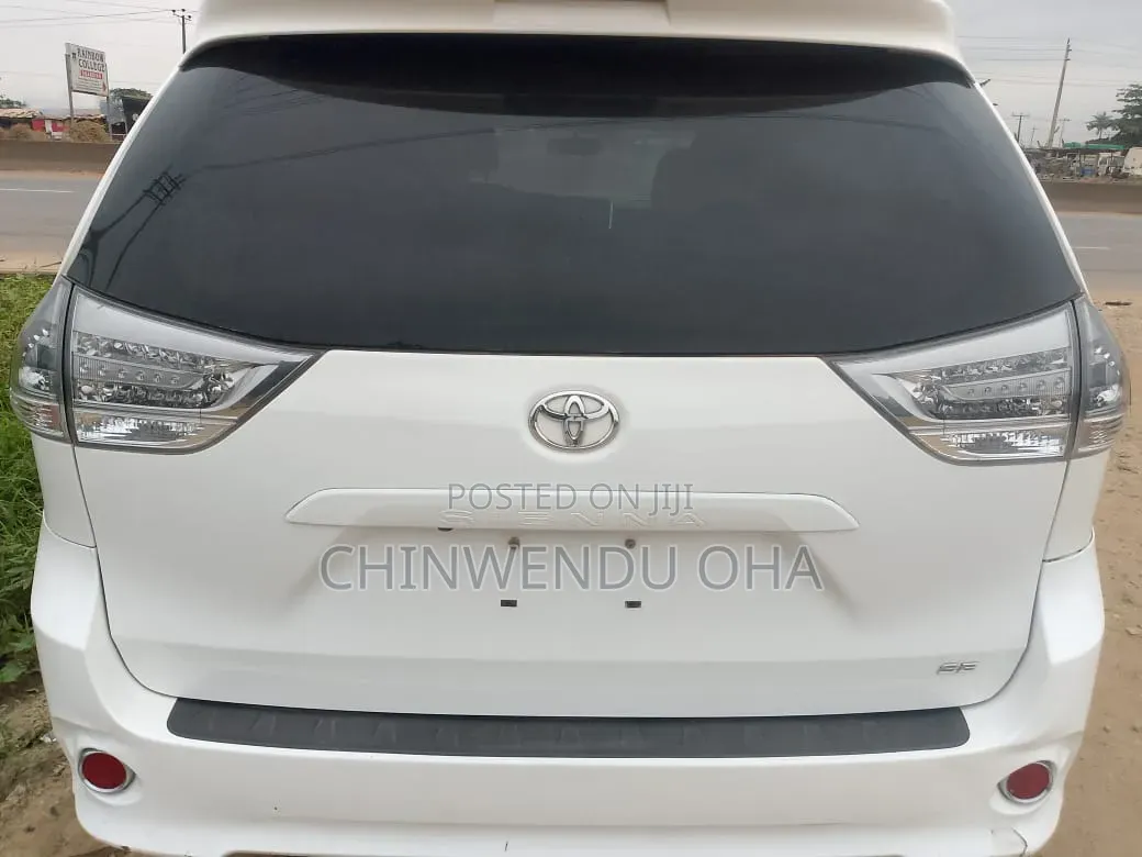 Toyota Sienna 2017 White