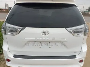 Toyota Sienna 2017 White