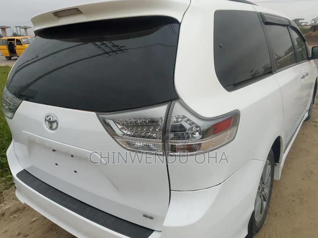 Toyota Sienna 2017 White