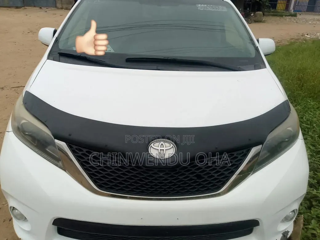 Toyota Sienna 2017 White