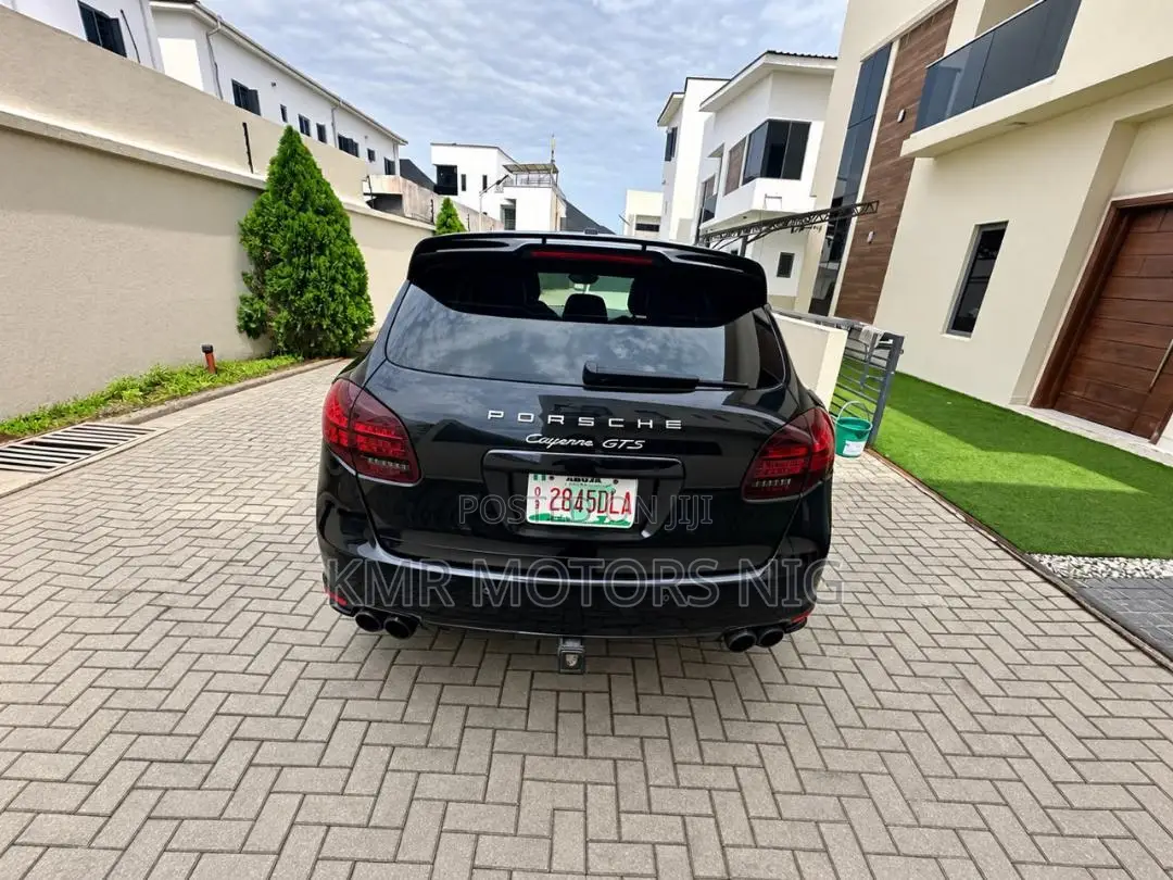 Porsche Cayenne GTS 2013 Black