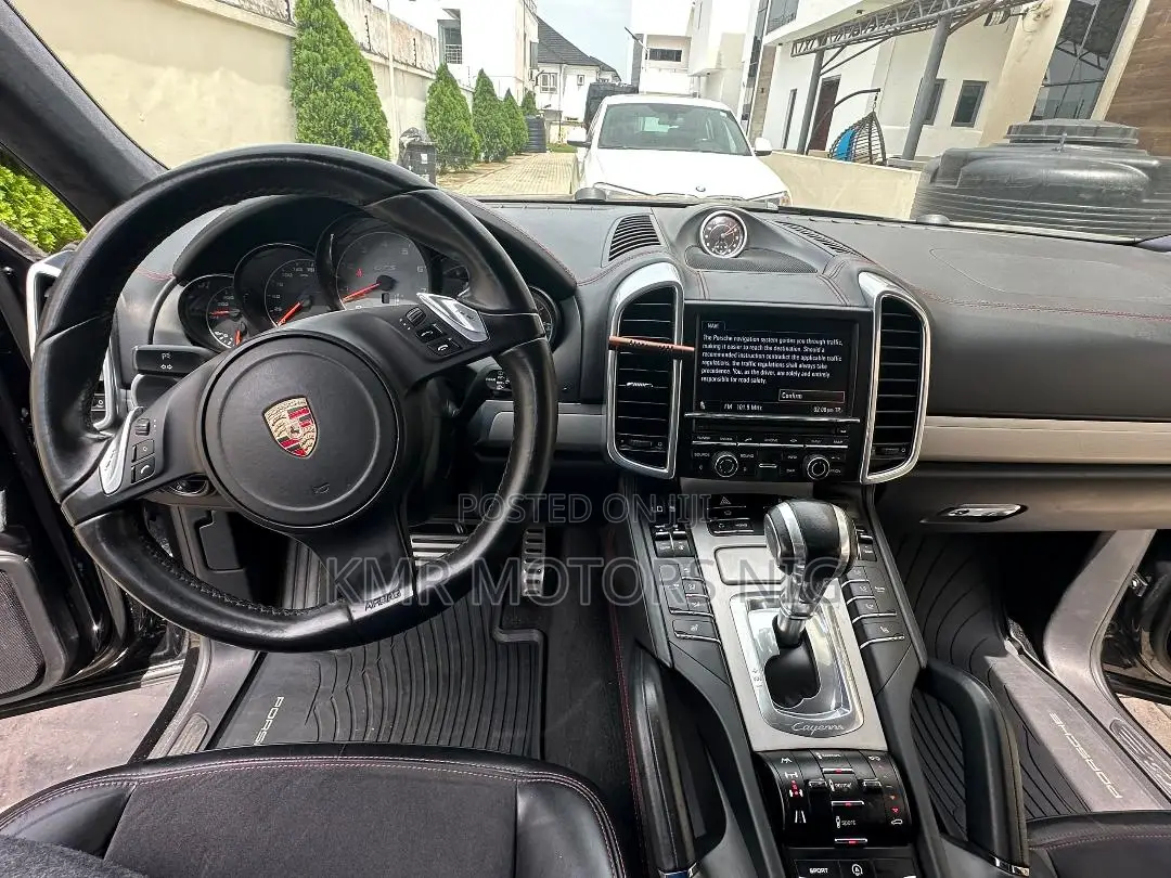 Porsche Cayenne GTS 2013 Black