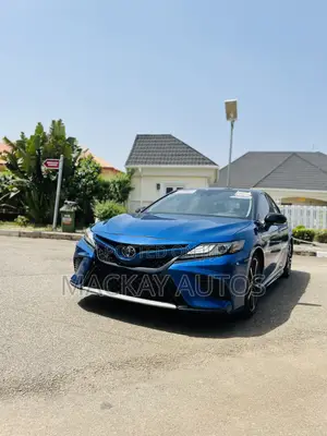 Toyota Camry XSE V6 (3.5L V6 8A) 2019 Blue