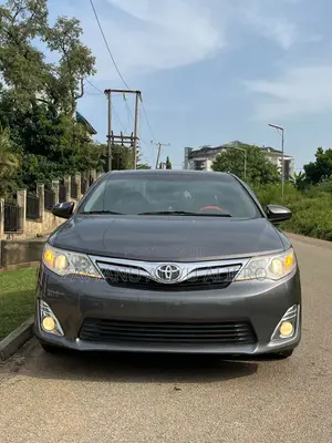 Toyota Camry XLE V6 4dr Sedan (3.5L 6cyl 6A) 2013 Gray