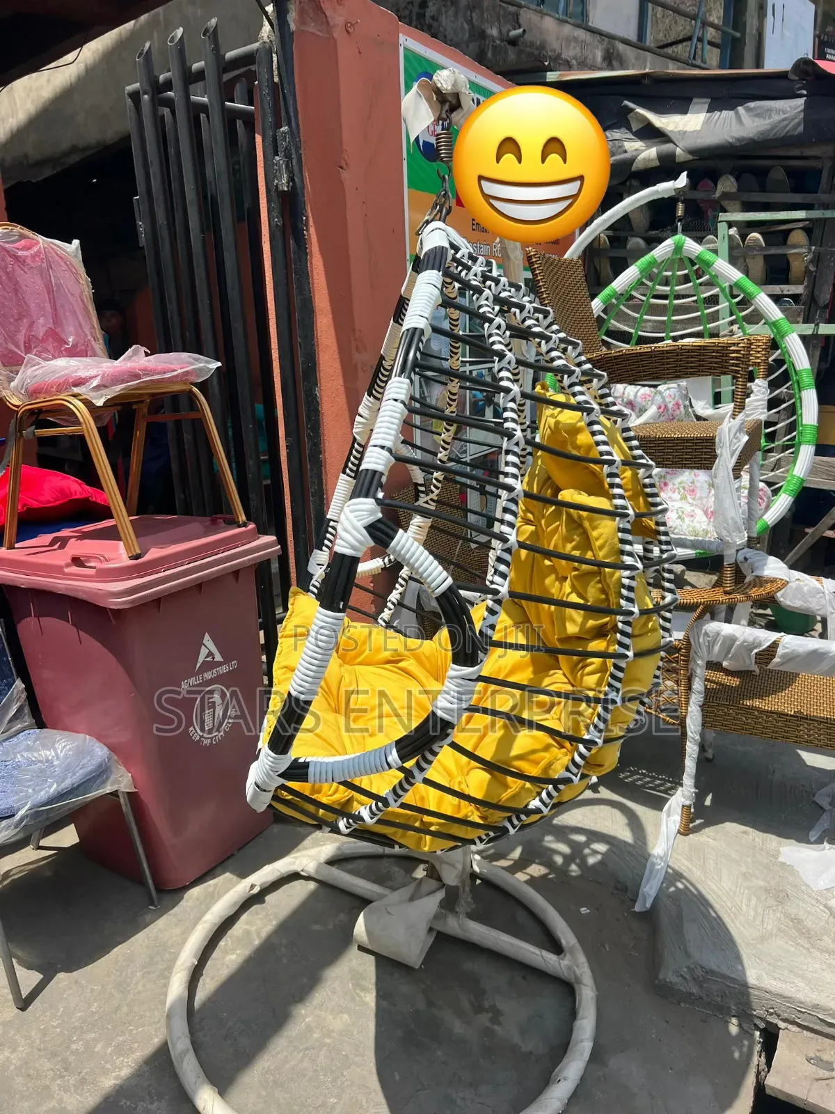 Basket Swing With Center Table.
