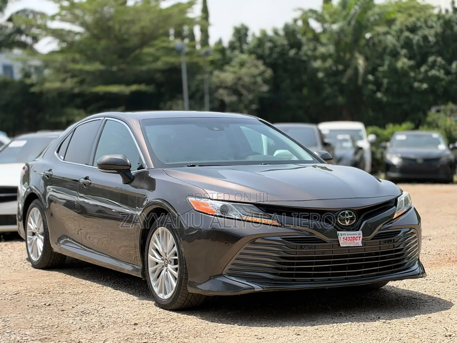 Toyota Camry XLE FWD (2.5L 4cyl 8AM) 2018 Gray
