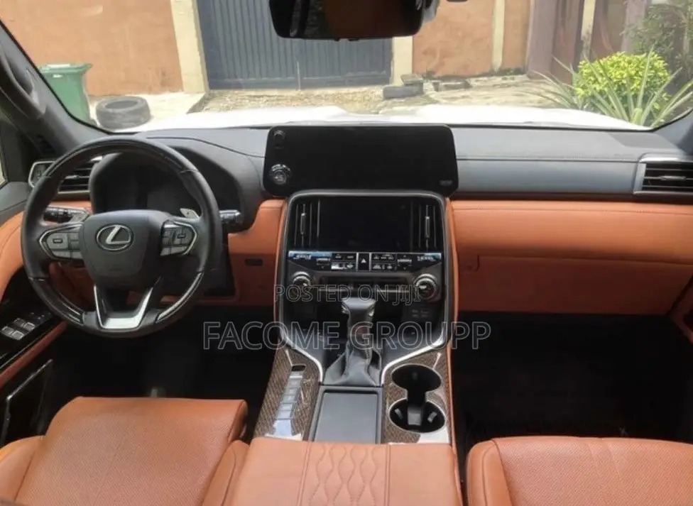 Lexus LX 600 2023 White