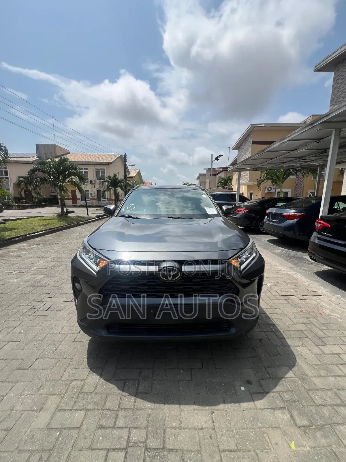 Toyota RAV4 XLE AWD 2020 Gray