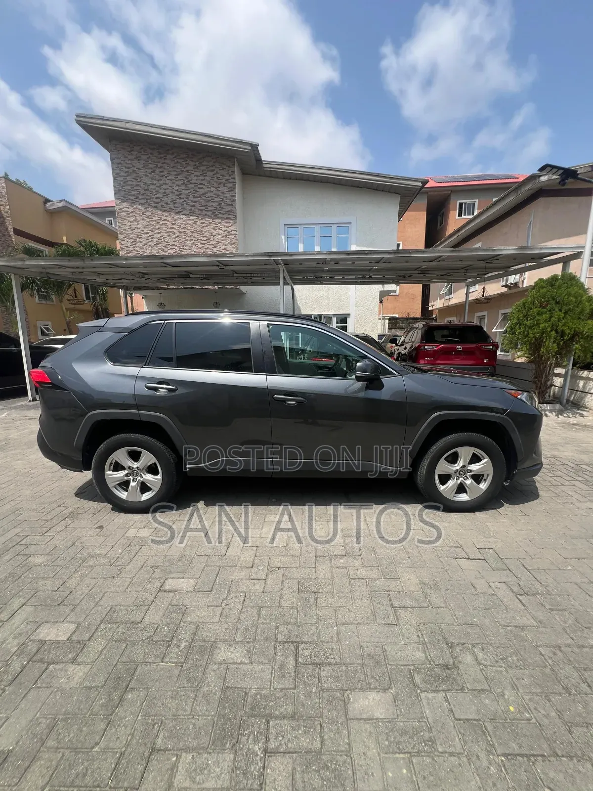 Toyota RAV4 XLE AWD 2020 Gray