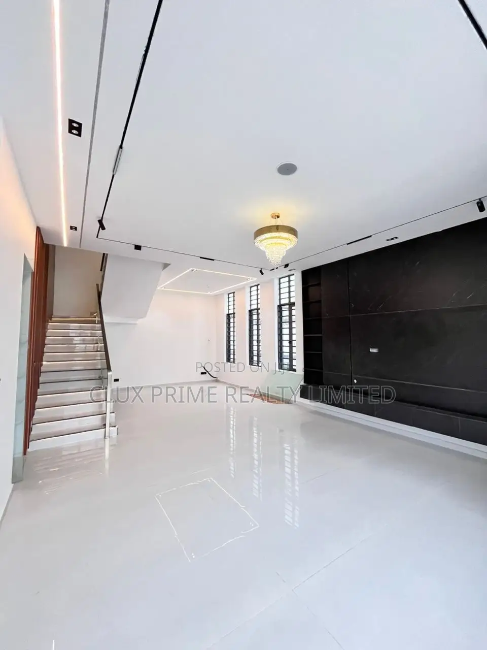 6bdrm Duplex in Lekki for sale
