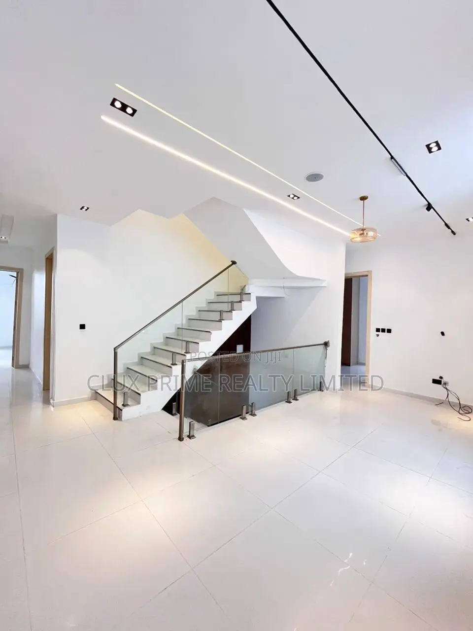 6bdrm Duplex in Lekki for sale