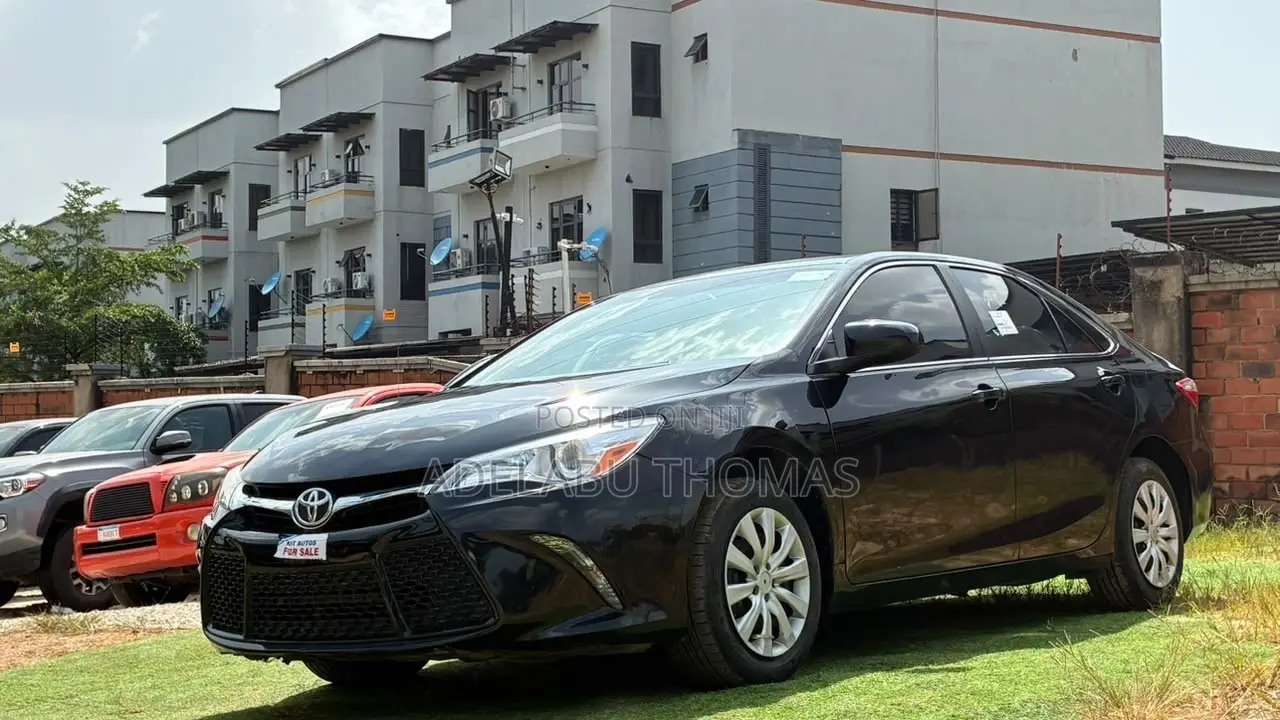 Toyota Camry LE 4dr Sedan (2.5L 4cyl 6A) 2017 Black