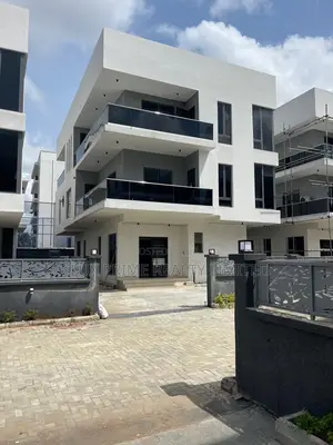 6bdrm Duplex in Lagos State for sale