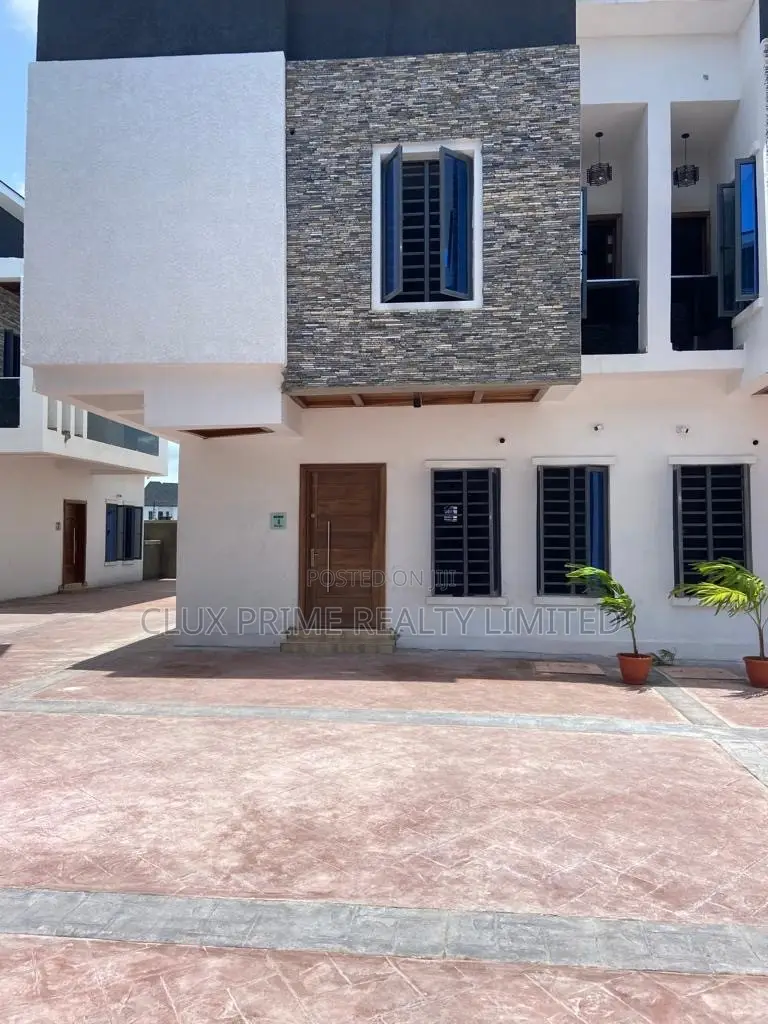 4bdrm Duplex in Lekki for rent