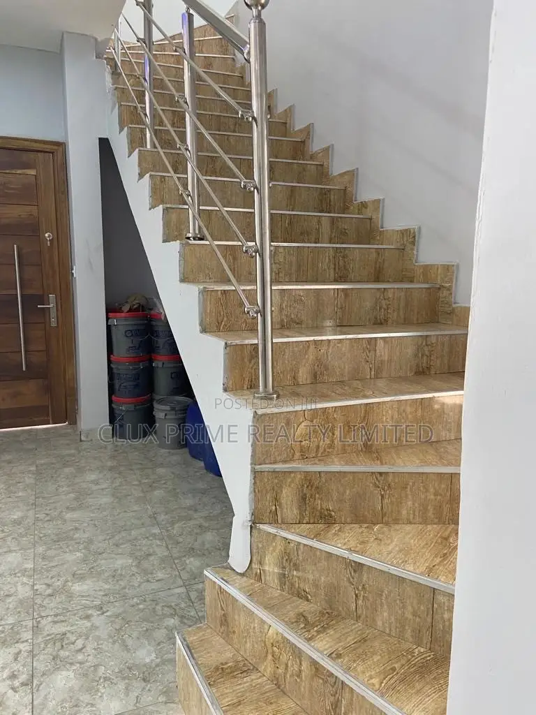 4bdrm Duplex in Lekki for rent